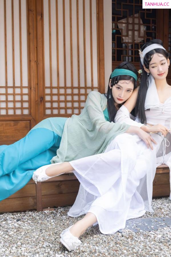 陆萱萱  [XiuRen]高清写真图 2022.04.29 No.4952 唐安琪&陆萱萱第3张图片
